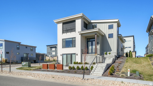 6537 Silver Creek Dr — photo