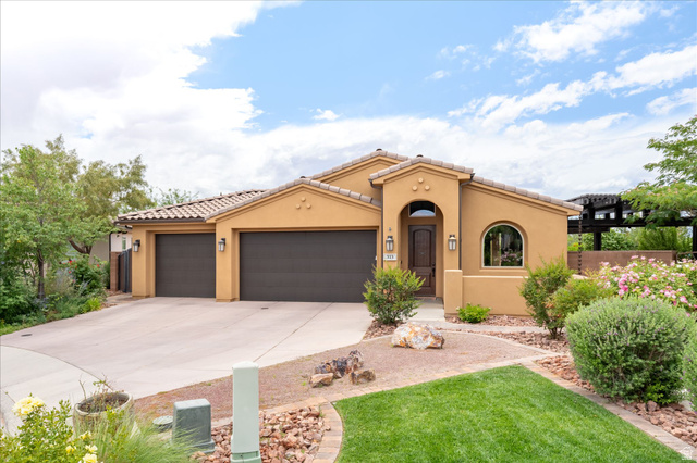 313 W Peridot Dr — photo