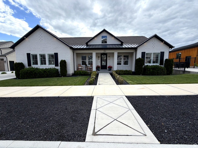 4861 N 300 E — photo