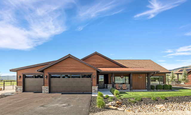 321 Thorn Creek Dr — photo