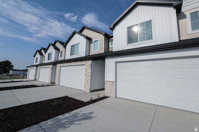 667 N 300 W — photo