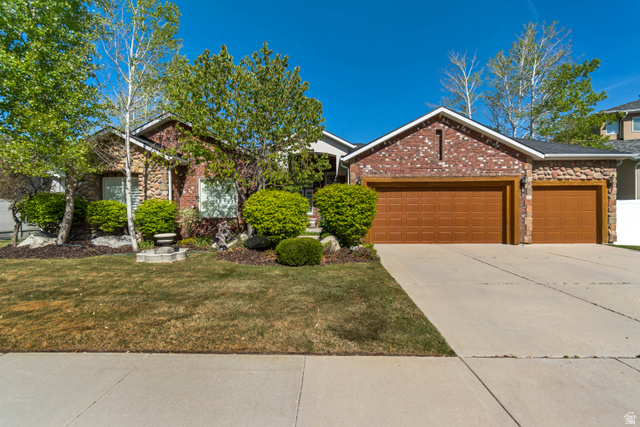 533 E Jade Park Ln — photo