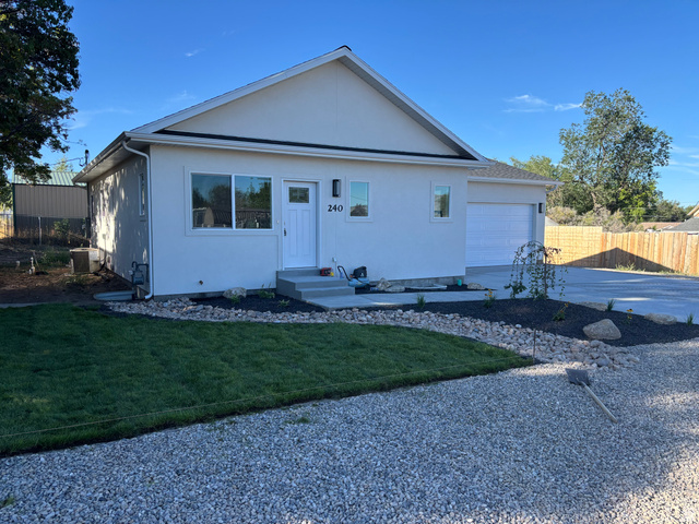 240 E 200 S — photo