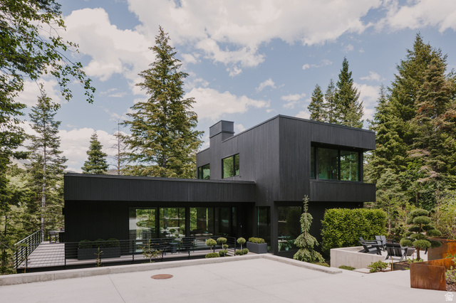 3011 E Ridge Top Rd — photo