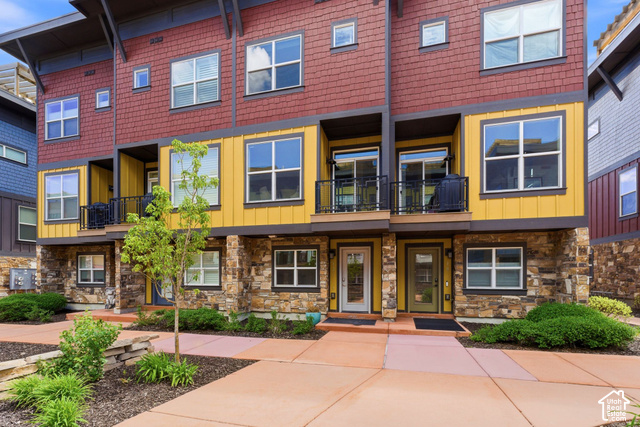 1370 Center Dr #12 — photo