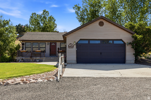 1145 N West Henefer Rd — photo