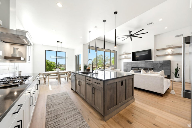 1779 W Red Cloud Cir — photo