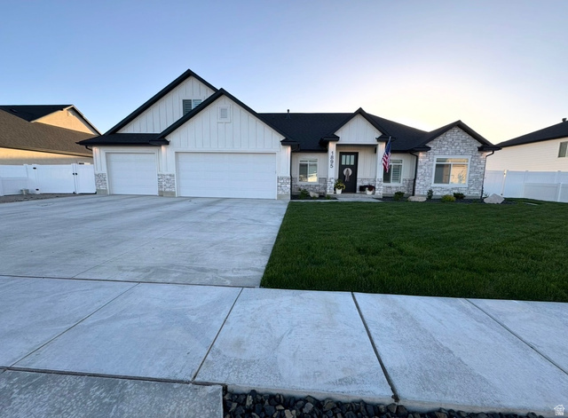 1895 N 4100 W — photo