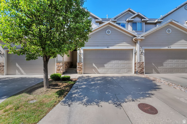 611 E Autumn Branch Way — photo