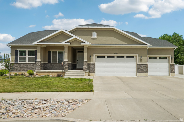 1168 E Canyon Dr — photo