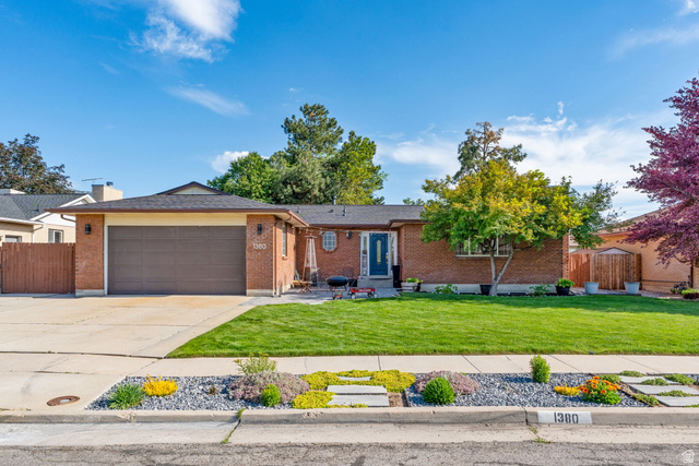 1380 Eastpoint Dr — photo