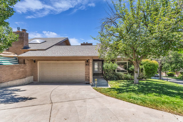 811 N Grandridge Dr — photo