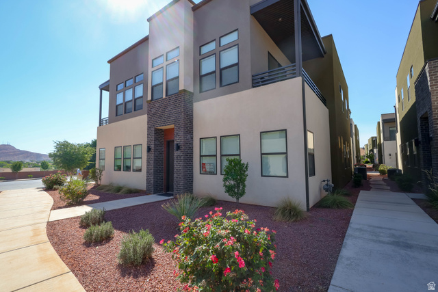 3080 S Bloomington Dr #25 — photo