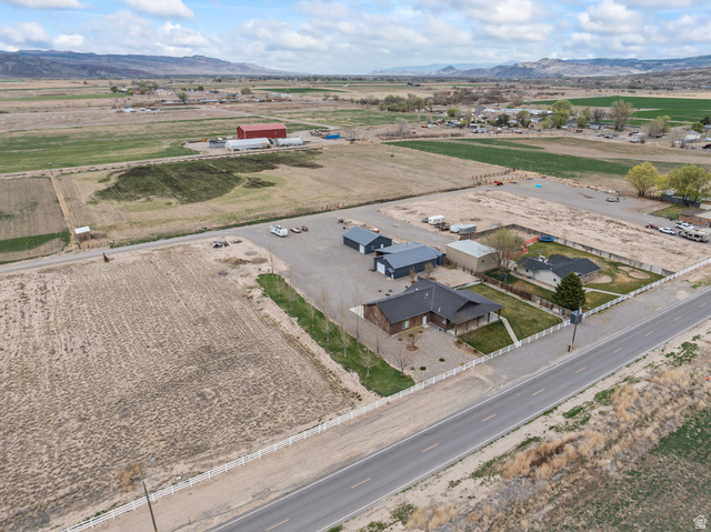 1165 E Austin Dr — photo
