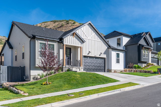 6197 N Fox Canyon Rd — photo