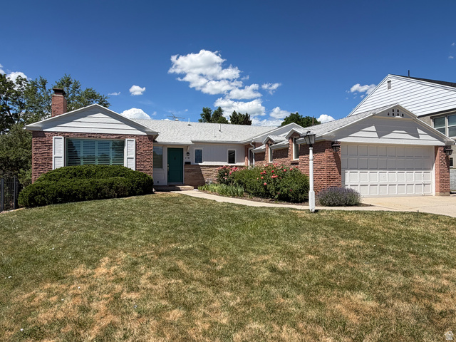 2387 E Beacon Dr — photo