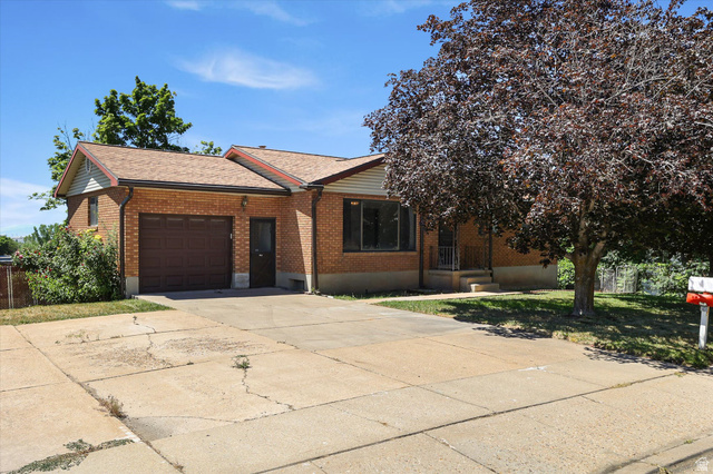 555 W 300 N — photo