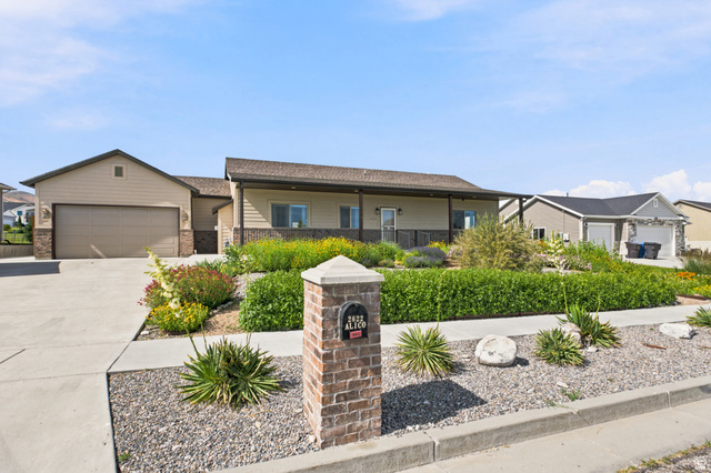2622 W Valley View Dr — photo