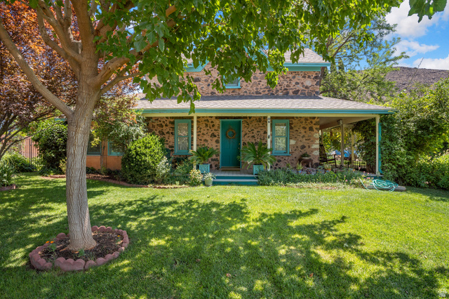 10 N Ash Dr — photo