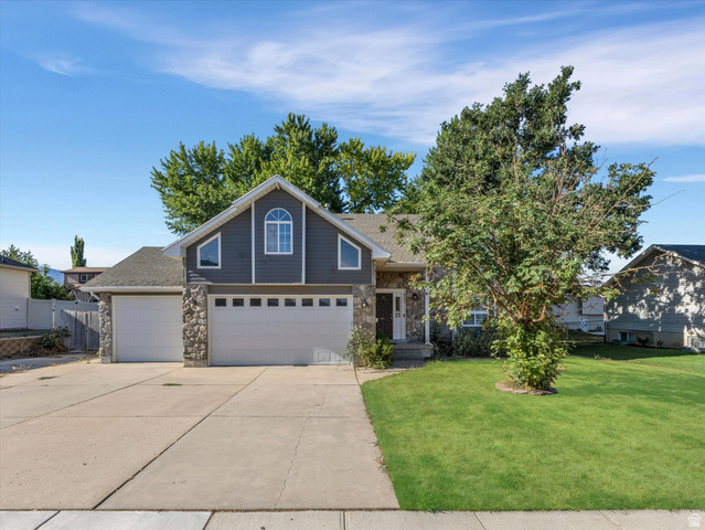 433 W Chase Ln — photo