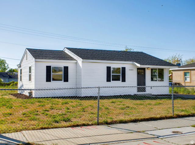 5802 S 4580 W — photo