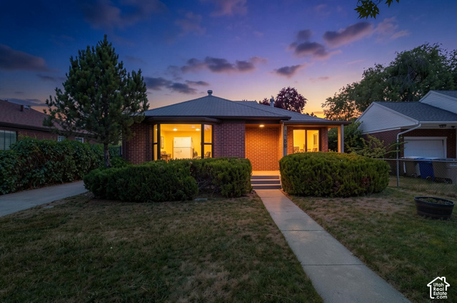 1158 W Lafayette Dr — photo