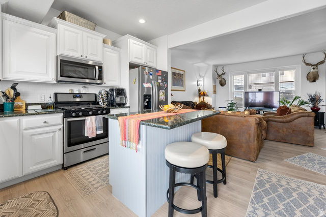 33 E Ann Arbor Dr — photo
