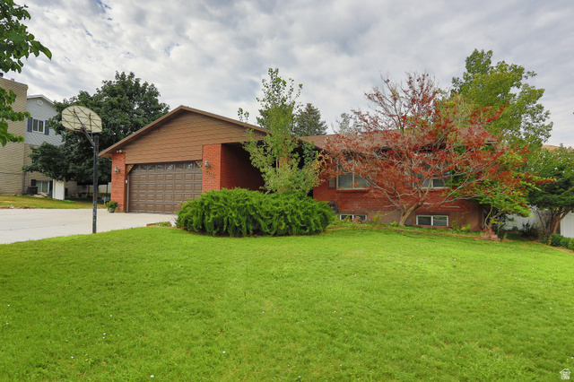 768 Crestview Dr — photo