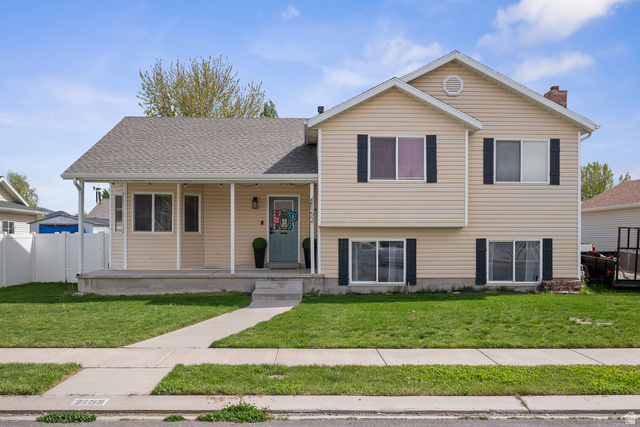 2152 E Weeping Willow Way — photo