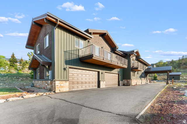 6417 N Highland Dr — photo