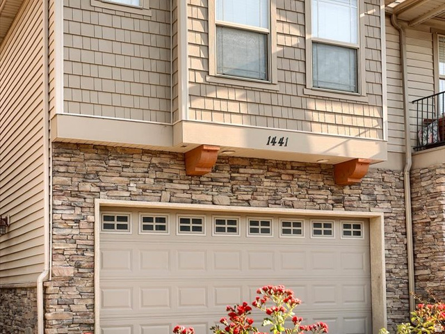 1441 W Stone Meadow Dr — photo