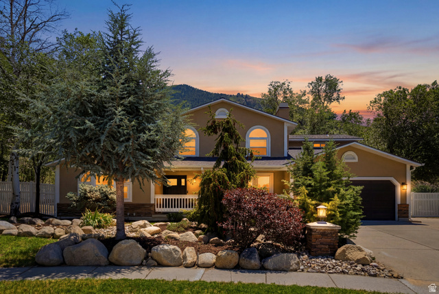 2744 E Woodhampton Cir — photo
