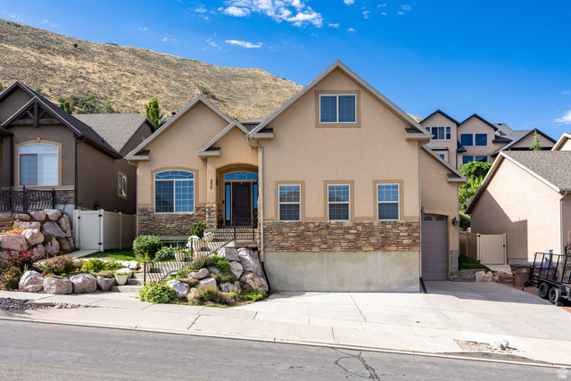 258 E Red Leaf Dr — photo