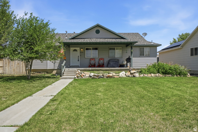 2135 E White Pine Rd — photo