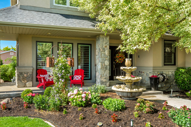 1911 W Grassy Knoll Ct — photo