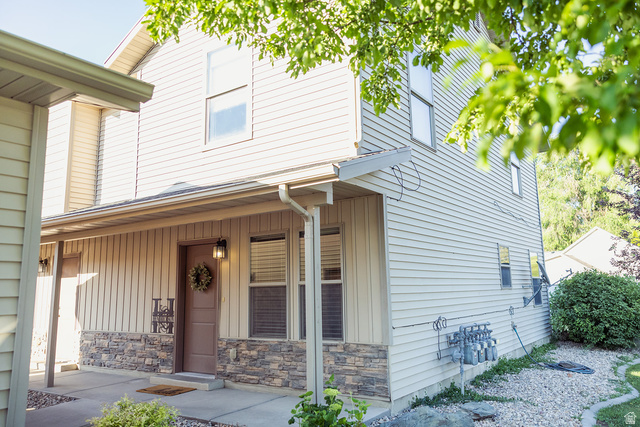 390 S 440 W — photo