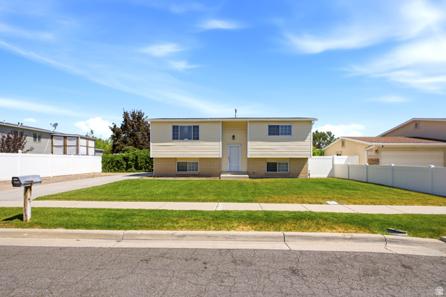 3538 W Ogallala Dr — photo