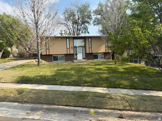173 Durdham Ln — photo