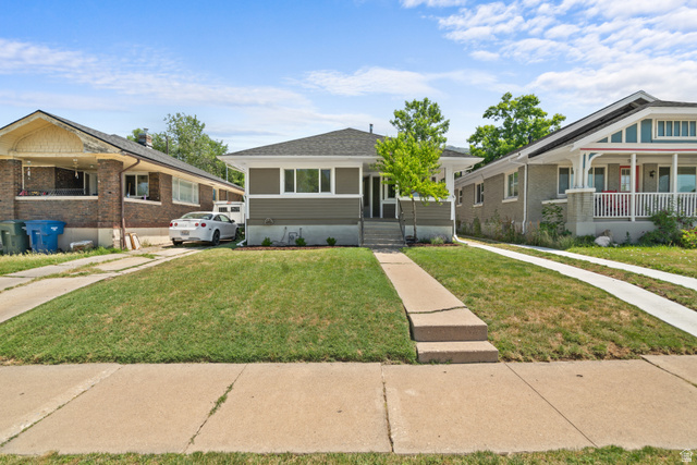 2862 Fowler Ave — photo