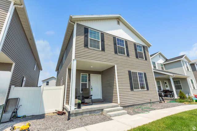 4326 E Angie'S Aly — photo