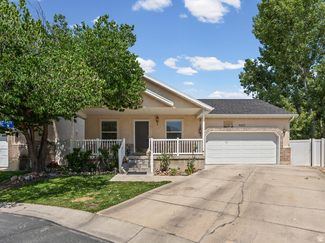 3422 W Briar Dr — photo