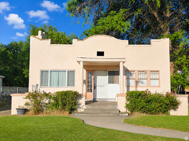 222 N 200 E — photo