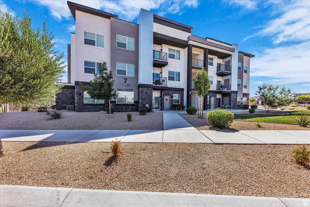 5801 S Garnet Dr #7201 — photo