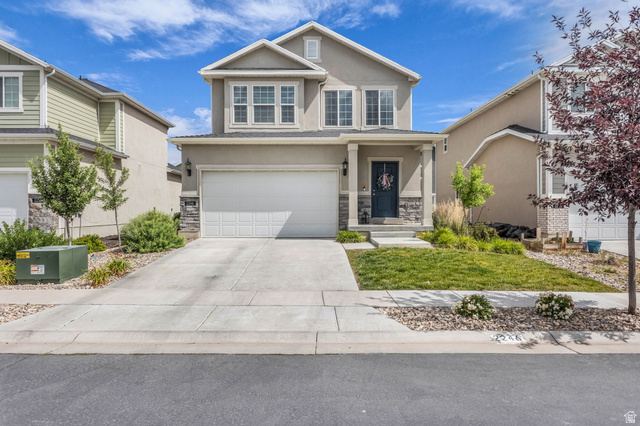 2246 W Bluebird Dr — photo