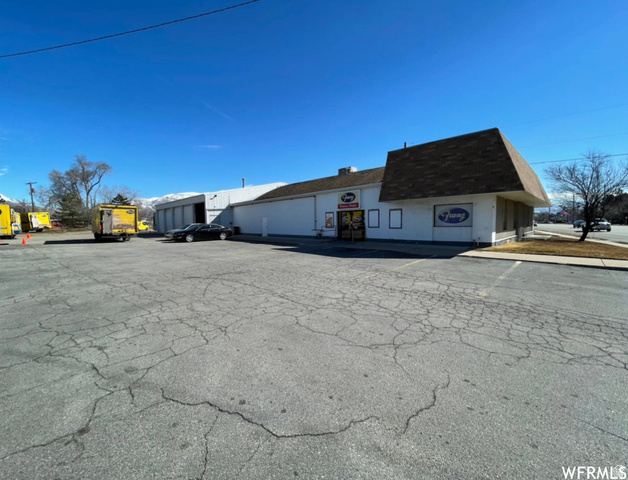 1714 N Main St — photo