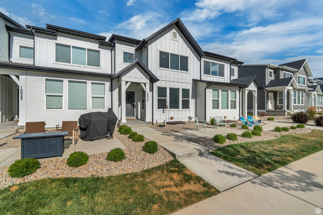 10027 N Featherstone Dr — photo