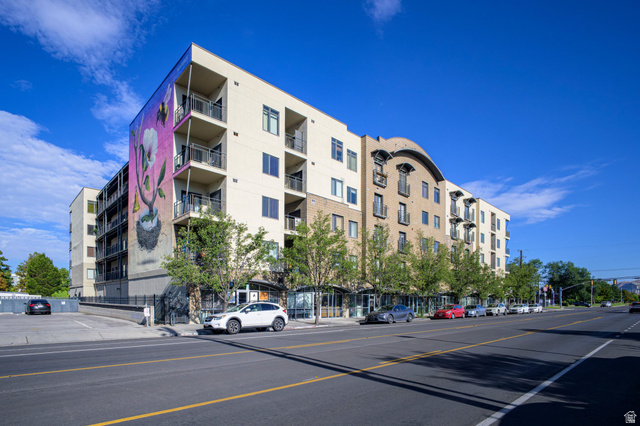 2150 S Main St ##R405 — photo