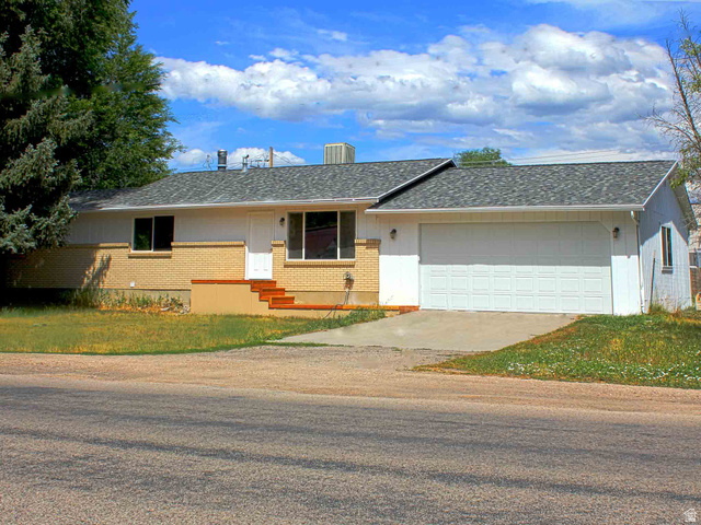 446 N 100 W — photo