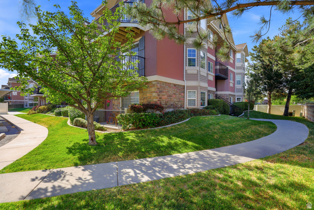1641 W Alsace Way #H8 — photo