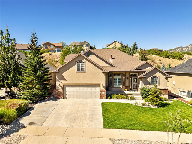 2187 E Eagle Crest Dr — photo